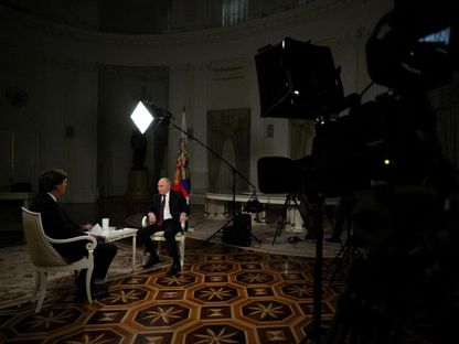 الرئيس الروسي فلاديمير بوتين خلال مقابلة مع الإعلامي الأميركي تاكر كارلسون في موسكو. 8 فبراير 2024 - REUTERS