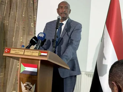 رئيس مجلس السيادة السوداني عبدالفتاح البرهان يتحدث في السفارة السودانية بأنقرة في تركيا. 28 ديسمبر 2025 - سونا