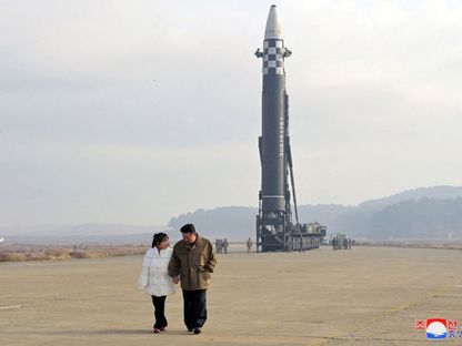 كوريا الشمالية ترد على مناورات "حافة الحرية" بإطلاق صاروخين