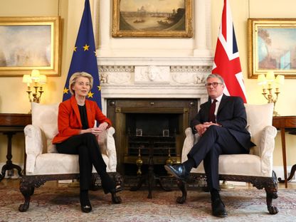 ستارمر وفون دير لاين يبحثان خطة ترمب لإنهاء حرب أوكرانيا