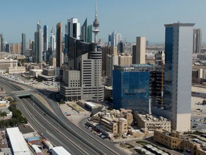 الكويت.. هجمات إيرانية تتسبب في حرائق بمصفاة نفطية وأضرار بمحطة كهرباء ومياه