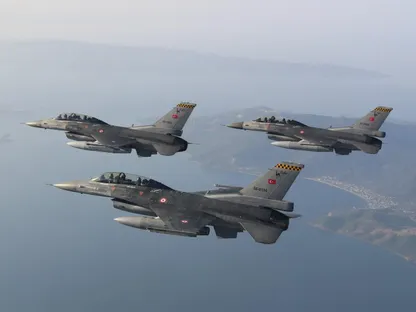 تركيا: الناتو اعترض صاروخاً أطلق من إيران وجزء من الحطام سقط في غازي عنتاب