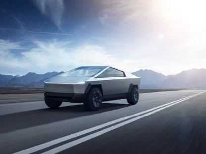 سيارة تيسلا "سايبرترك" - Tesla