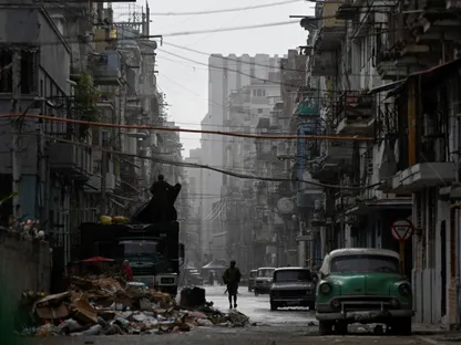 انهيار شبكة الكهرباء في كوبا يترك البلاد دون طاقة للمرة الـ3 خلال شهر