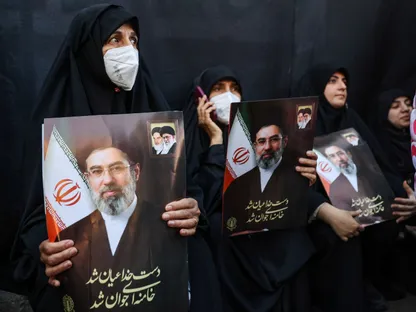 إيران في عهد مجتبى.. تحديات وأزمات