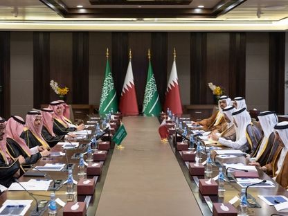 وزير الخارجية السعودي الأمير فيصل بن فرحان، والشيخ محمد بن عبد الرحمن يترأسان اجتماع اللجنة التنفيذية للمجلس التنسيقي بين البلدين في الدوحة 29 أبريل 2025. - وزارة الخارجية السعودية