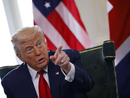 ترمب: إيران ترسل إشارات سيئة.. وقد نقصف مواقعها النووية مجدداً