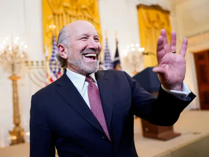 وثائق: وزير التجارة الأميركي سعى لزيارة جزيرة إبستين الخاصة