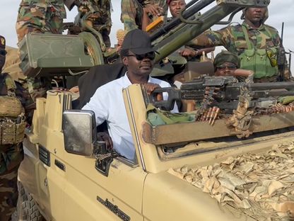 رئيس حركة جيش تحرير السودان مني أركو مناوي يتحرك إلى ولاية الخرطوم بجانب عدد من أفراد قواته. 24 مارس 2024 - facebook/MiniArkoMinawiy