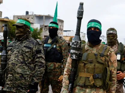 من الثقيل إلى الخفيف.. خطة أميركية لنزع سلاح "حماس" على مراحل