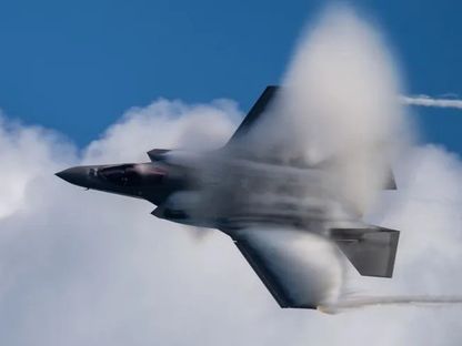 مقاتلة أميركية من طراز F-35 تحلق فوق ولاية فلوريدا خلال مناورة حربية. 21 نوفمبر 2020 - REUTERS