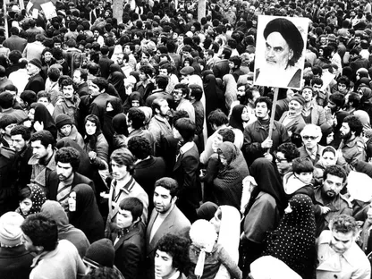 كيف حاصرت العقوبات إيران منذ ثورة 1979؟