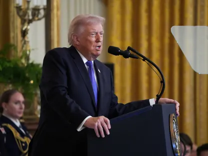 ترمب عن إيران: "إما الردع الكامل.. أو المواجهة"