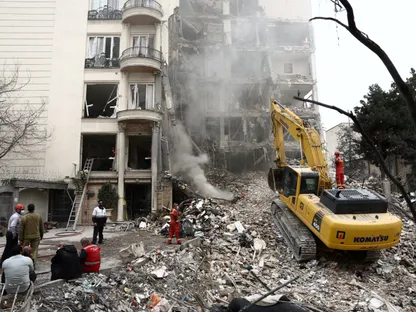 أميركا تواصل قصف أهداف إيرانية وسط تضارب بشأن المفاوضات