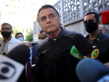 اعتقال الرئيس البرازيلي السابق بولسونارو بعد إدانته بتهمة التخطيط لانقلاب