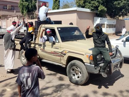 جماعة مسلحة تدعم الجيش السوداني تقوم بدورية في القضارف بشرق السودان. 3 مارس 2024 - AFP