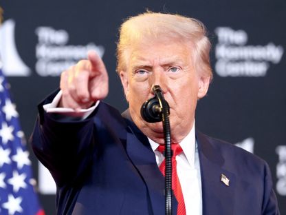 الرئيس الأميركي دونالد ترمب يتحدث خلال زيارة لمركز كينيدي في واشنطن العاصمة، الولايات المتحدة. 13 أغسطس 2025 - Reuters