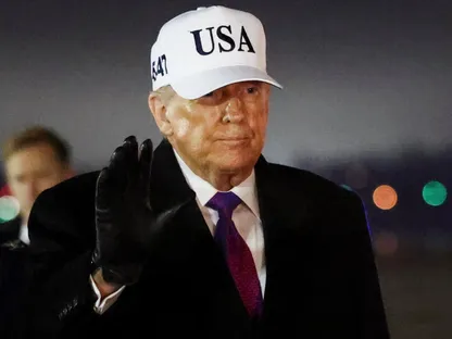 ترمب يوجّه الحكومة الأميركية بنشر "ملفات سرية" عن الكائنات الفضائية