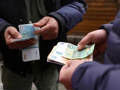إيران.. العقوبات الأممية تشعل التضخم وتضعف الطبقة الوسطى