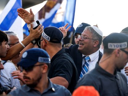 وزير الأمن الداخلي الإسرائيلي إيتمار بن جفير خلال 'مسيرة الأعلام' في البلدة القديمة للقدس. 26 مايو 2025 - Reuters