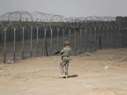 العراق يتجه لافتتاح منفذي الوليد وربيعة الحدوديين مع سوريا