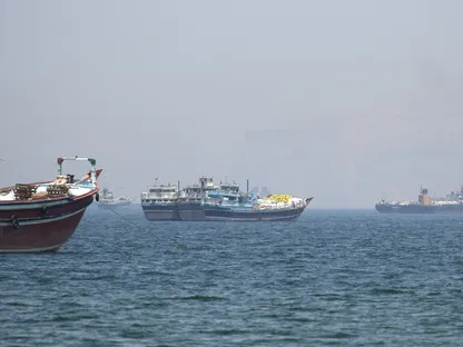 "وول ستريت جورنال": واشنطن تسعى لتشكيل تحالف دولي لضمان الملاحة في مضيق هرمز