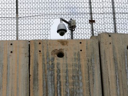 "بلومبرغ": إيران اخترقت كاميرات المراقبة المنزلية للتجسس داخل إسرائيل