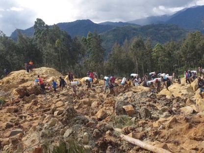 عراقيل تواجه الإغاثة في بابوا غينيا الجديدة بعد انهيار أرضي دفن المئات