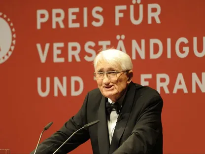 وصية هابرماس قبل الرحيل .. "عالم يحتاج أن يصبح أفضل"