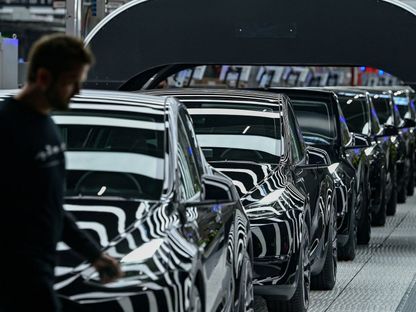 سيارات تسلا من طراز "Y" خلال حفل افتتاح مصنع تسلا في ألمانيا - 22 مارس 2022 - via REUTERS