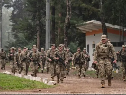 تحرك نحو الشرق الأوسط.. ماذا نعرف عن لواء المدفعية 142 الأميركي؟