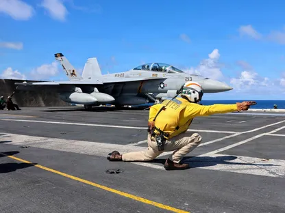 مقاتلة على متن حاملة الطائرات الأميركية USS Gerald R Ford أثناء عملها في البحر الكاريبي. 18 نوفمبر 2025 - via REUTERS