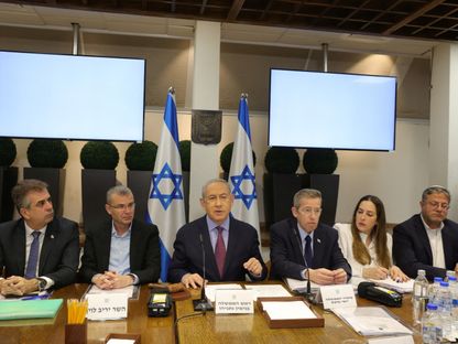 رئيس الوزراء الإسرائيلي بنيامين نتنياهو خلال اجتماع للحكومة في تل أبيب. 31 ديسمبر 2023 - Reuters