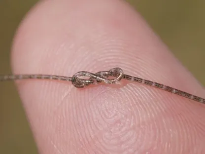 علماء صينيون ينجحون في تقليص شريحة إلى أقل من سُمك شعرة إنسان