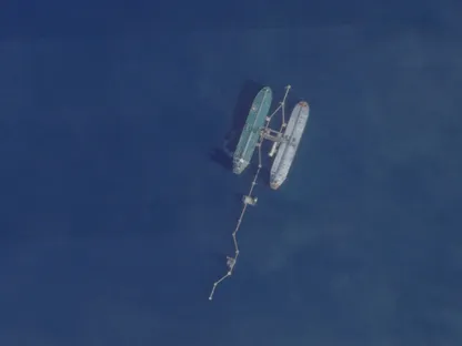 صورة أقمار اصطناعية تُظهر ناقلة النفط Skipper التي احتجزتها الولايات المتحدة قبالة ميناء خوسيه النفطي الرئيسي في فنزويلا. 18 نوفمبر 2025 - REUTERS