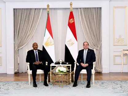 الرئيس المصري عبد الفتاح السيسي يستقبل رئيس مجلس السيادة الانتقالي في السودان الفريق أول ركن عبد الفتاح البرهان في العلمين. 30 يونيو 2025 - @EGPresidency_AR