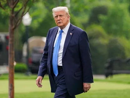 ترمب يعلن عزمه توقيع أمر تنفيذي لخفض أسعار الأدوية للأميركيين بين 30 إلى 80%