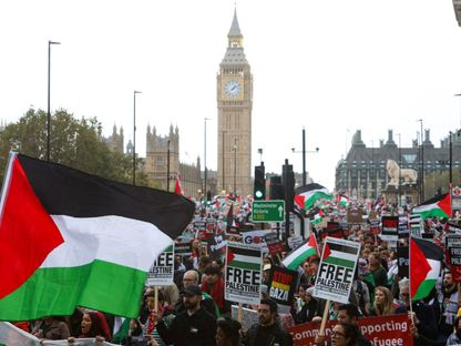 مظاهرات ضخمة في لندن لدعم الفلسطينيين والمطالبة بوقف إطلاق النار في قطاع غزة. 28 أكتوبر 2023 - Reuters