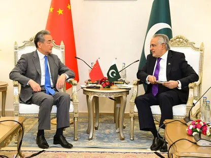 قبل إطلاق الممر الاقتصادي.. الصين: التطبيع مع الهند لن يؤثر على العلاقات مع باكستان