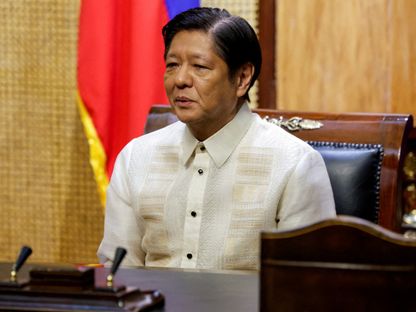 رئيس الفلبين: مانيلا ستدافع بقوة "عما يعود لها" في بحر الصين الجنوبي