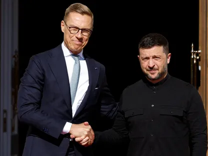 الرئيس الأوكراني فولوديمير زيلينسكي والرئيس الفنلندي ألكسندر ستوب في كييف، أوكرانيا. 11 سبتمبر 2025 - Reuters
