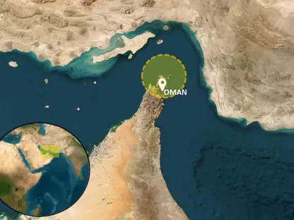 رفع مستوى التهديد الأمني في مضيق هرمز بعد تعرض ناقلتين لهجمات