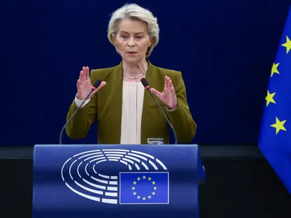 رئيسة المفوضية الأوروبية فون دير لاين في خطاب حالة الاتحاد أمام البرلمان الأوروبي في ستراسبورج. فرنسا. 10 سبتمبر 2025 - Reuters