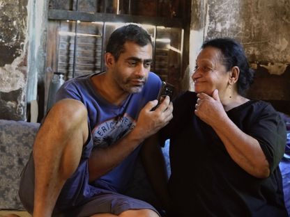 مشهد من الفيلم الوثائقي "الحياة بعد سهام" للمخرج نمير عبد المسيح - المكتب الإعلامي للشركة المنتجة