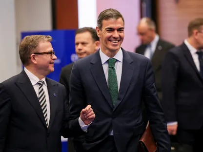 سانشيز يقلل من تقارير عن احتمال تعليق عضوية إسبانيا في الناتو