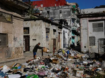 كوبا تواجه أزمة وقود وقمامة.. وترمب: عليهم إبرام صفقة معنا