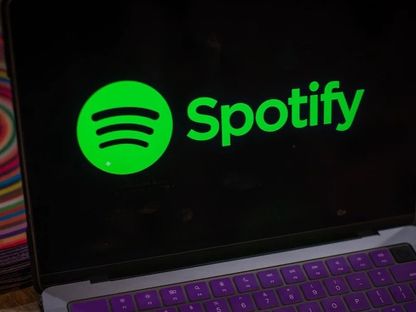 شعار Spotify على جهاز كمبيوتر محمول في Hastings-on-Hudson في نيويورك بالولايات المتحدة. 25 يناير 2023 - Bloomberg