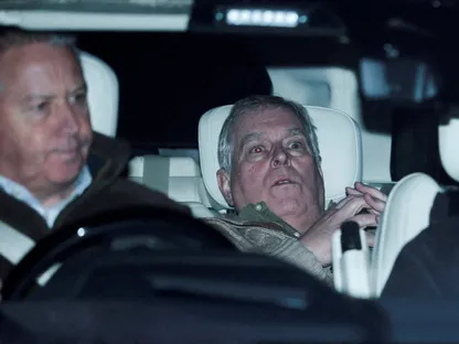 بتهمة الخيانة.. دعوات للتحقيق مع الأمير أندرو لعلاقته مع إبستين