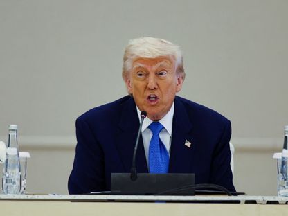 الرئيس الأميركي دونالد ترمب يتحدث أثناء حضور فعالية خلال المحطة الأخيرة من زيارته الخليجية، أبو ظبي، الإمارات العربية المتحدة. 16 مايو 2025 - REUTERS
