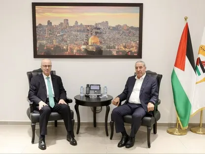 نائب الرئيس الفلسطيني يبحث جاهزية لجنة الانتخابات لإجراء استحقاقات 2026